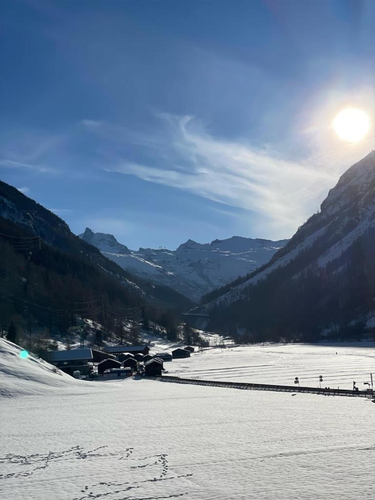 Apartment Klein Matterhorn - Haus Miranda Täsch Pokoj fotografie